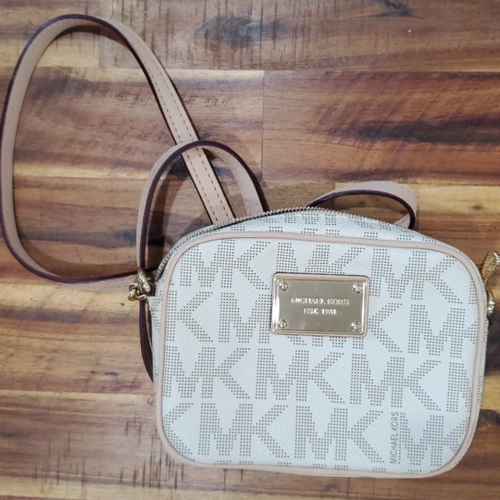 Brand New Michael Kors cream Cross Body